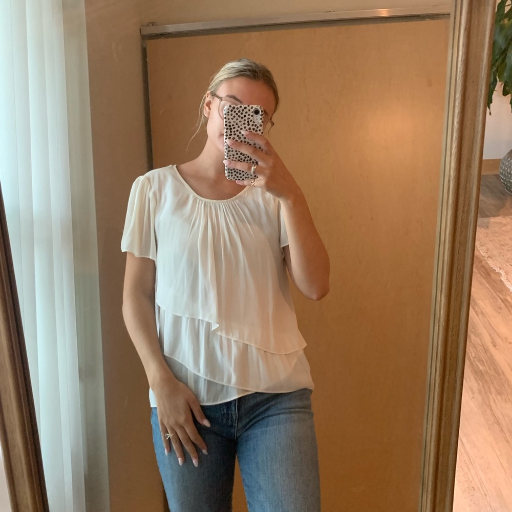 White shirt sleeve blouse